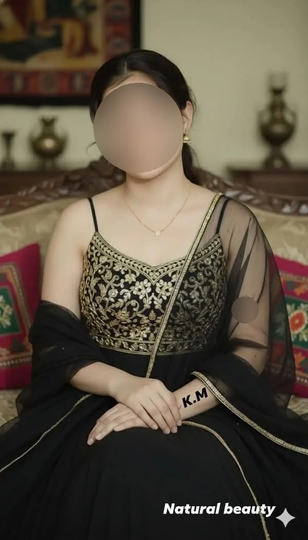 Zuri Malhotra photo 3